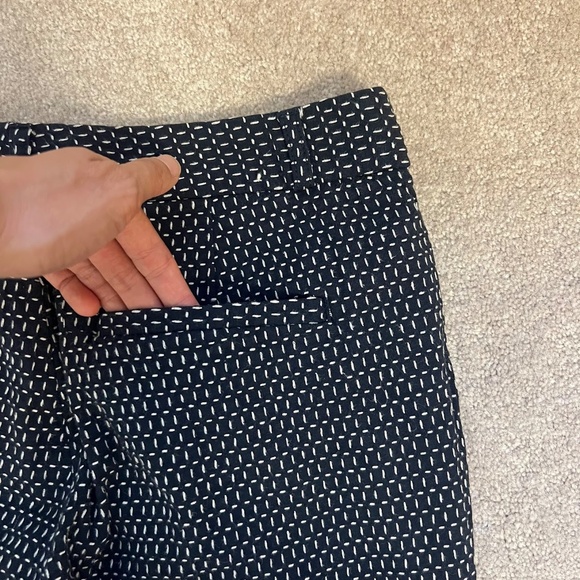 Banana Republic Black White Stitching Pattern Sloan Pants Size 4 - Picture 9 of 12